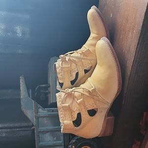 Free Bird light/soft yellow leather booties